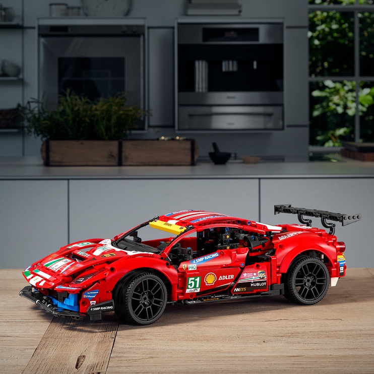 Konstruktor LEGO Technic Ferrari 488 GTE “AF Corse #51” 42125