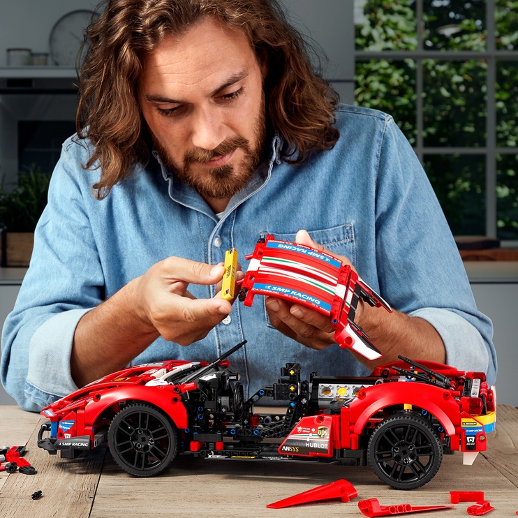Konstruktors LEGO Technic Ferrari 488 GTE “AF Corse #51” 42125