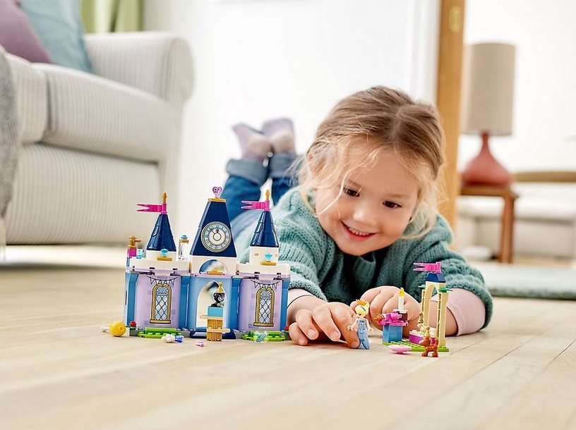 Konstruktor LEGO Disney Princess Pidustused Tuhkatriinu lossis 43178, 168 tk