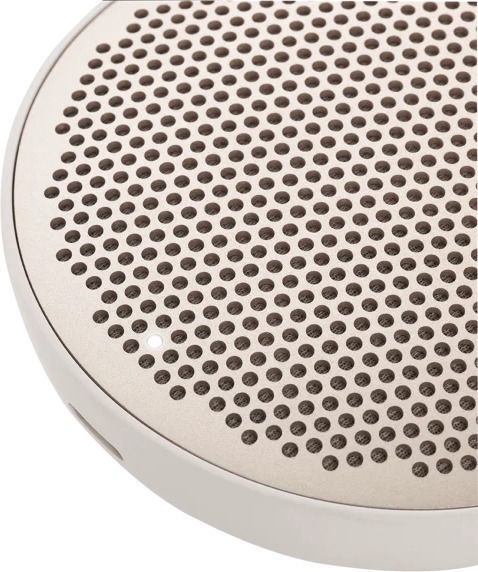 Bezvadu skaļrunis Bang & Olufsen BeoPlay P2, smilškrāsas, 30 W